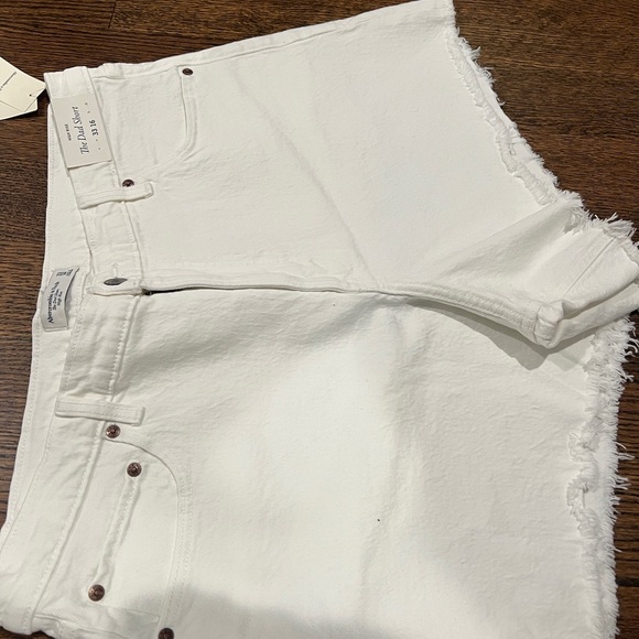 New w/ tags- Abercrombie & Fitch White Distressed Jean Shorts - Picture 2 of 3